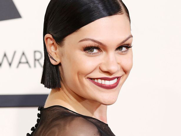 Sempat Rahasiakan Penyakitnya, Jessie J Jalani Operasi Jantung Diam-diam