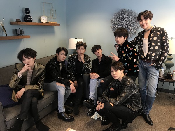 BTS Dijadwalkan Kunjungi Grammy Museum untuk Bincang-bincang Eksklusif