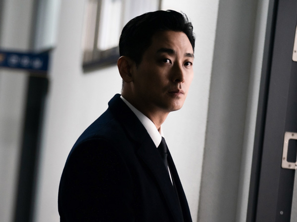 Joo Ji Hoon Tampil Memukau Sebagai Perwira Militer di 'Blood Free'
