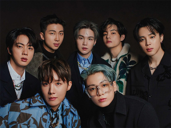 BTS Jadi Artis Pertama dalam Sejarah yang Menghiasi 11 Sampul GQ Korea dan Vogue Korea