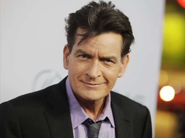 Sebelum Positif Mengidap HIV Charlie Sheen Telah Tiduri 5.000 Wanita?