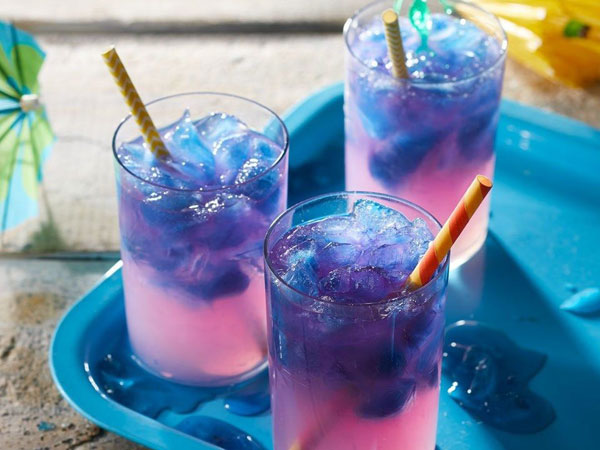 Simak Video Mudah Resep Minuman Viral 'Galaxy Slush' yang Bisa Berubah Warna!