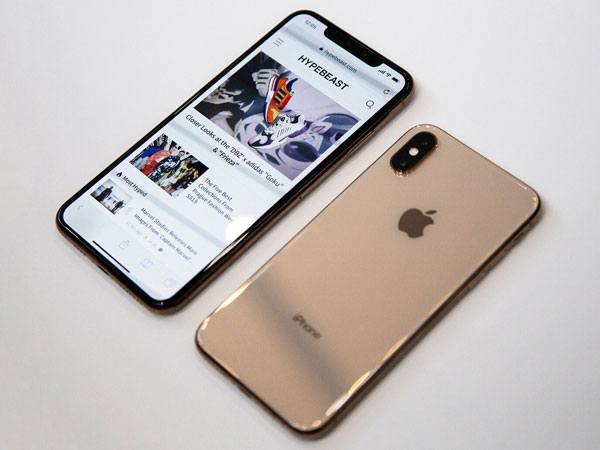 Apple Dikabarkan Pangkas Produksi iPhone Terbarunya, Tak Laku?