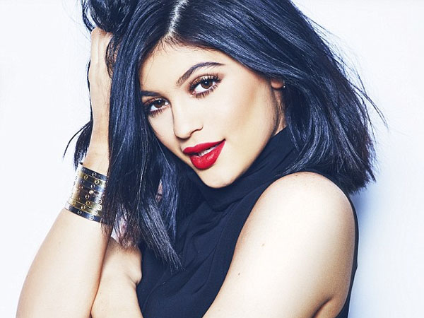 Duh, Kylie Jenner Diserang Orang Misterius saat Datang ke Konser Chris Brown