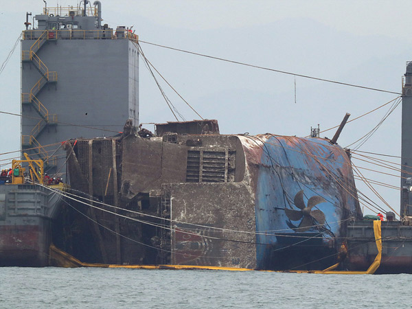 Ditemukan Kerangka Tulang di Bangkai Kapal Feri Sewol, Bukan Manusia?