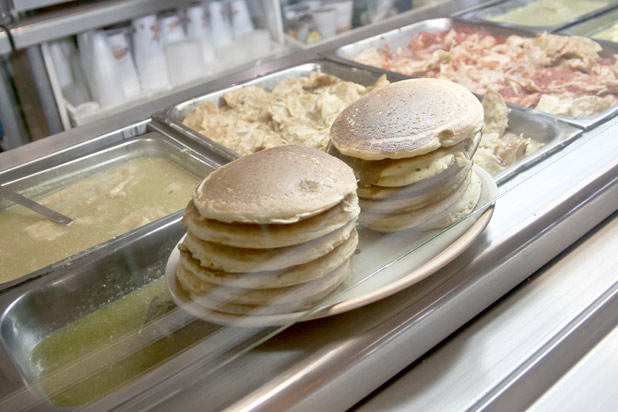 Sajian pancake Mexico mirip dengan sajian pancake ala Amerika. 